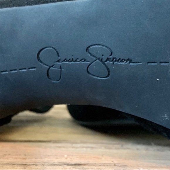 Jessica Simpson Heels with Sexy Ankle Cuff and Back Zip - Picture 4 of 4